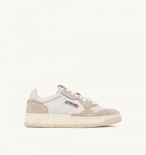 Autry Medalist Low Sneakers Ecru Suede White / Beige | 6189-PNOEU