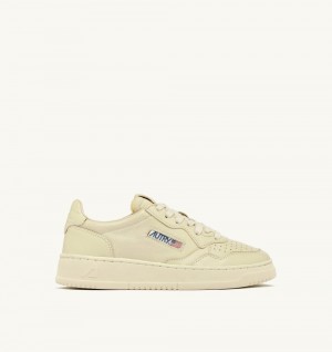 Autry Medalist Low Sneakers Rutabaga Leather Beige | 6458-LPJCQ