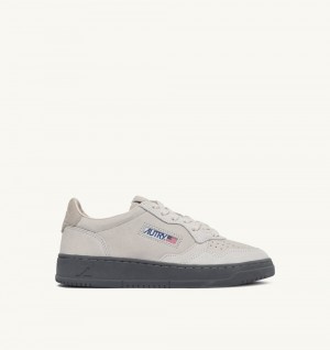 Autry Medalist Low Sneakers Suede Grey | 5428-VTHNO