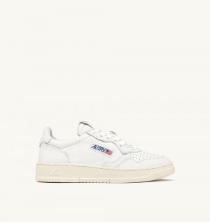 Autry Medalist Low Sneakers Super-soft Nappa White | 9486-PZSLW