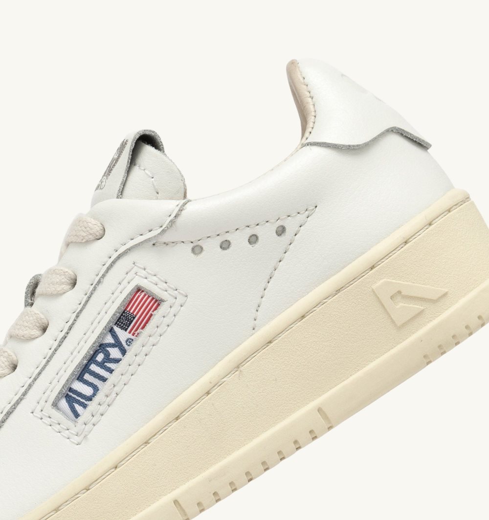 Autry Dallas Low Sneakers Leather White | 0218-ZMUKS