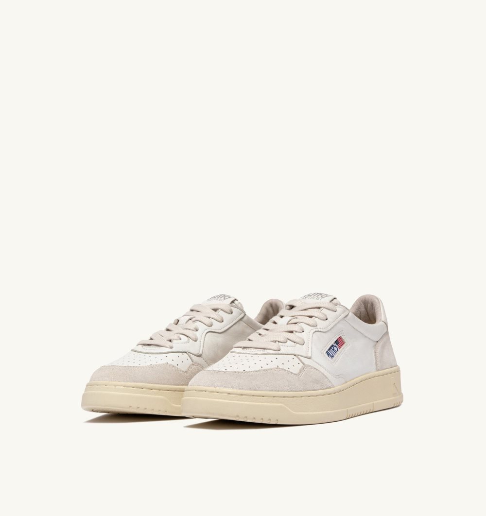 Autry Medalist Low Sneakers Goatskin Suede White | 5274-WITGO