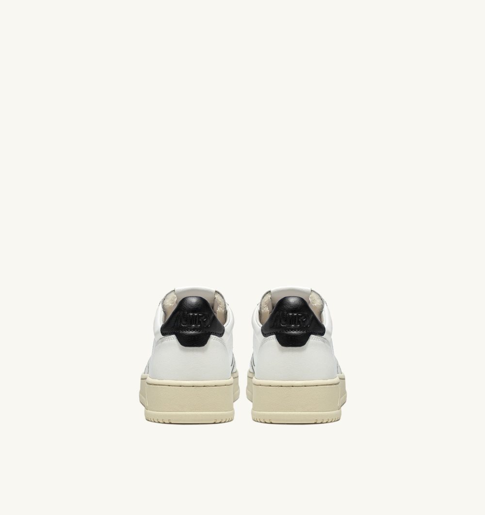 Autry Medalist Low Sneakers Leather Black / White | 4589-MZCKJ