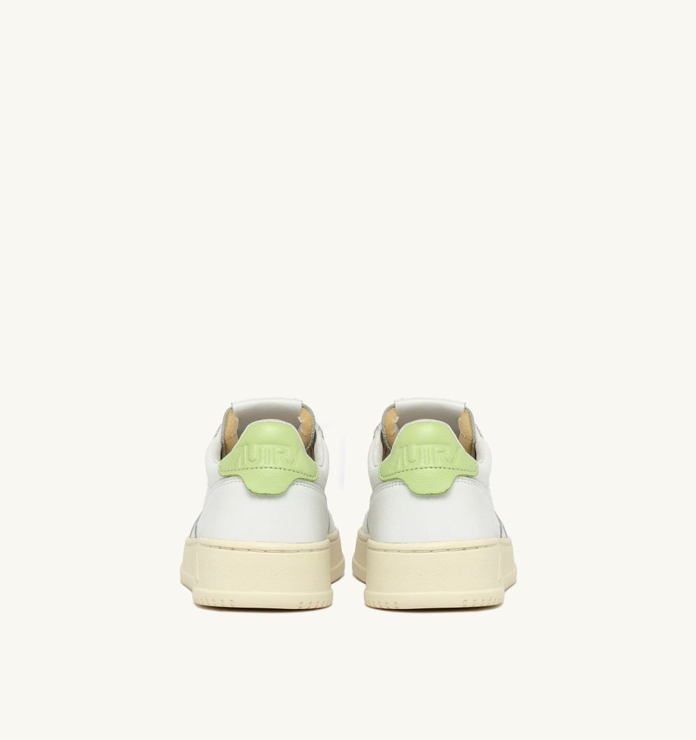 Autry Medalist Low Sneakers Leather Green / White | 0926-TEADM