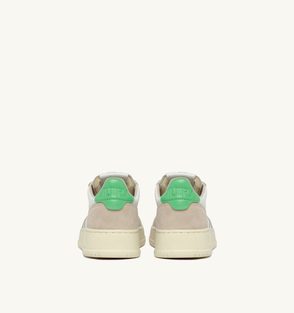 Autry Medalist Low Sneakers Leather Leather Suede Green / White | 7306-PTDIO