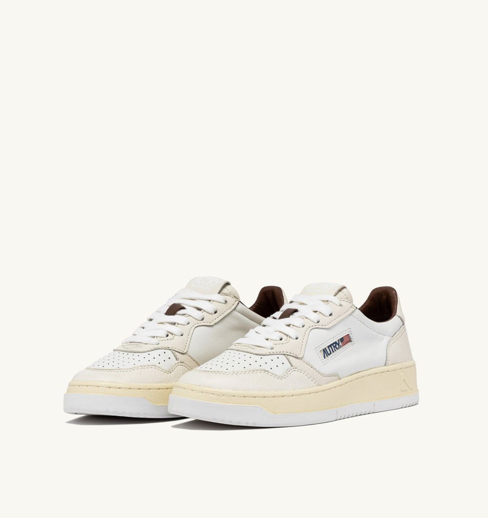 Autry Medalist Low Sneakers Leather Neutral-tone Nappa White | 6501-ZETWF