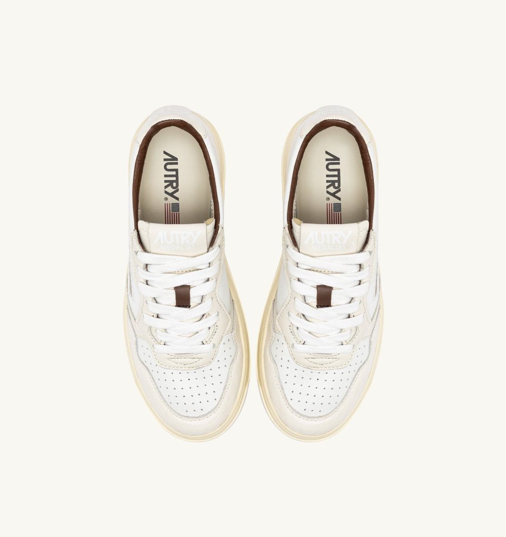 Autry Medalist Low Sneakers Leather Neutral-tone Nappa White | 6501-ZETWF