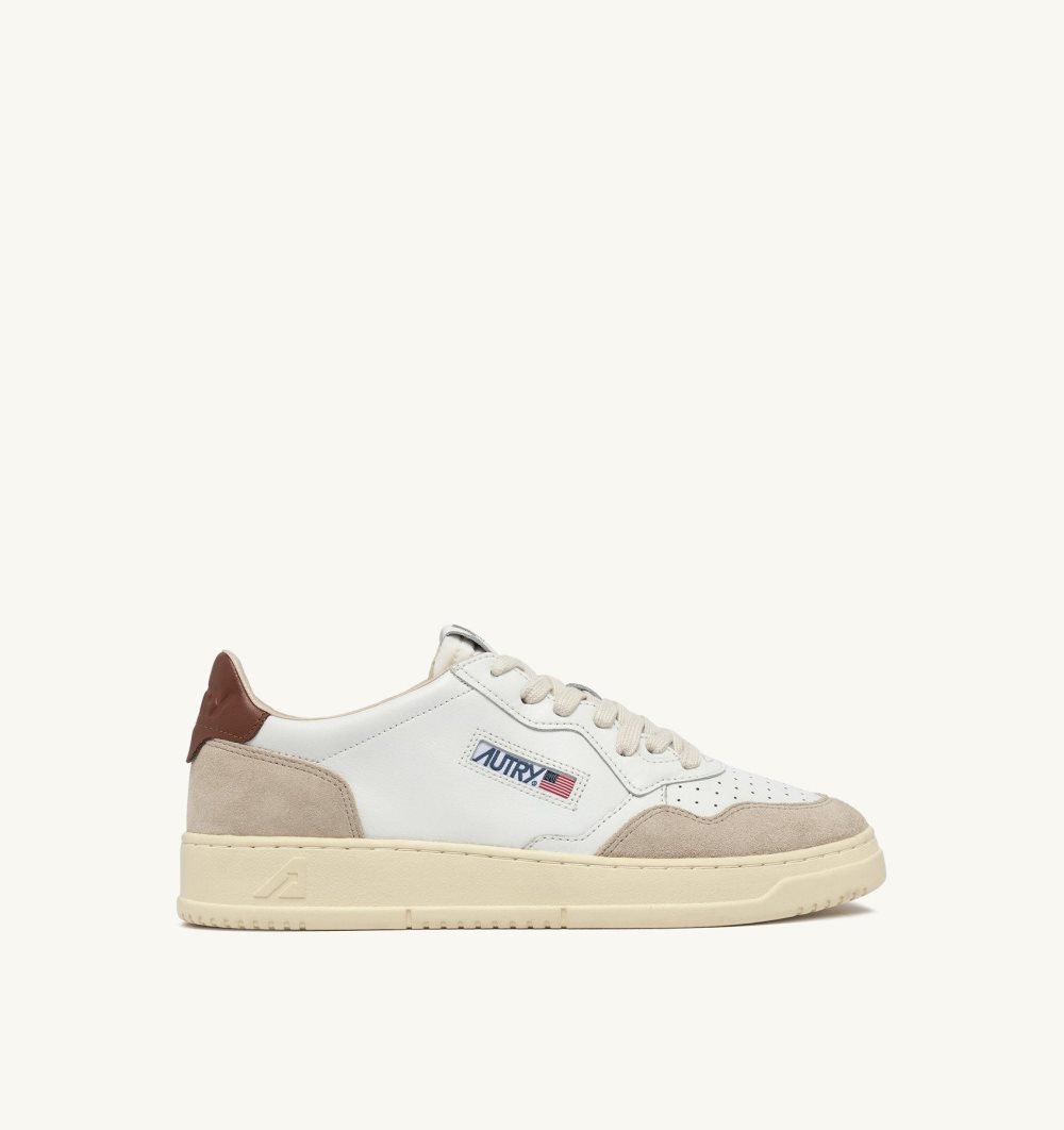 Autry Medalist Low Sneakers Leather Suede White | 6103-VMFWG