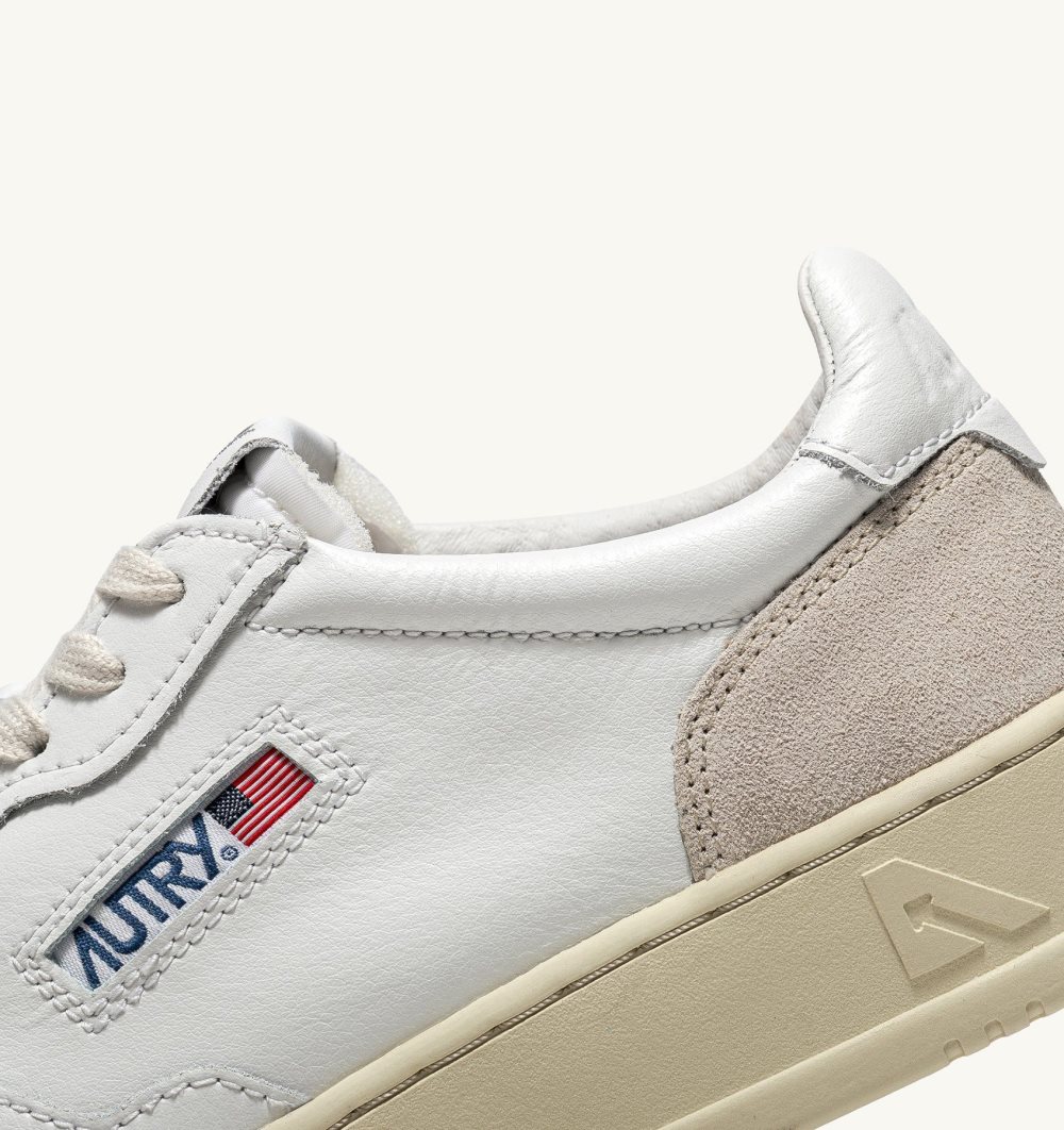 Autry Medalist Low Sneakers Leather Suede White | 2670-RILME