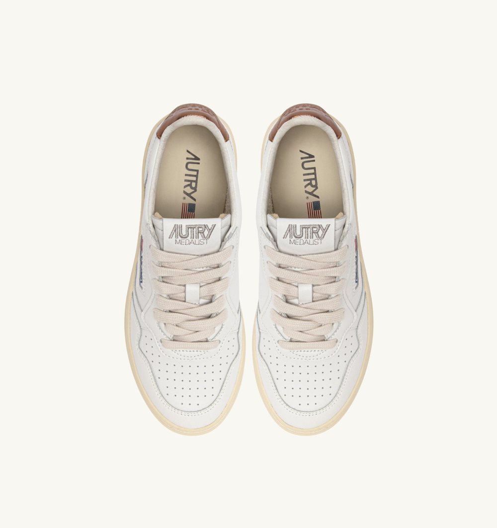 Autry Medalist Low Sneakers Leather White | 9837-KQLMC