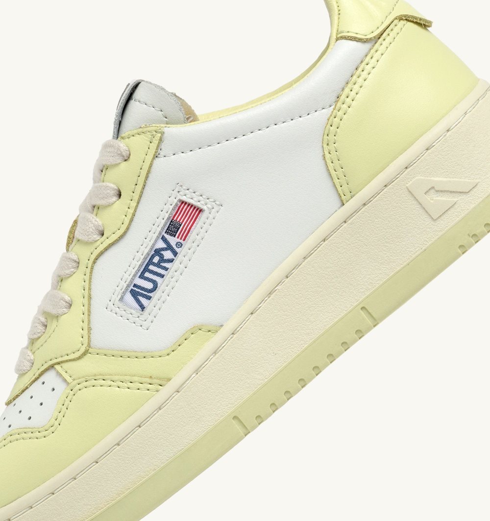 Autry Medalist Low Sneakers Leather Yellow / White | 0641-GJCEO