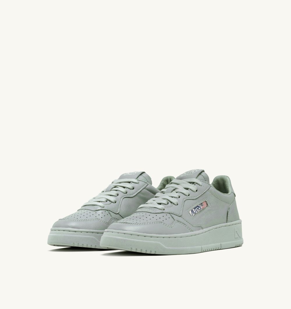 Autry Medalist Low Sneakers Matte Leather Grey | 7621-UYPJQ