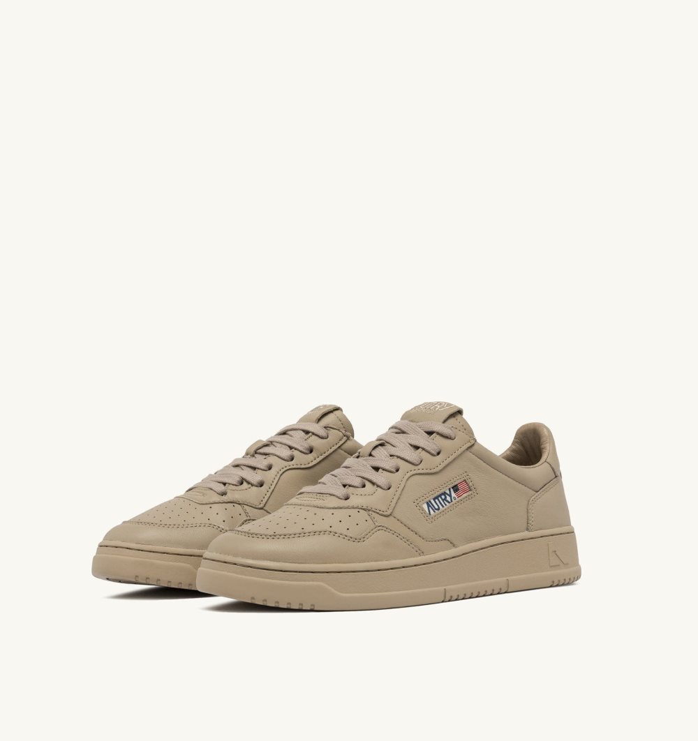 Autry Medalist Low Sneakers Matte Nomad Leather Beige | 2045-KYEFL