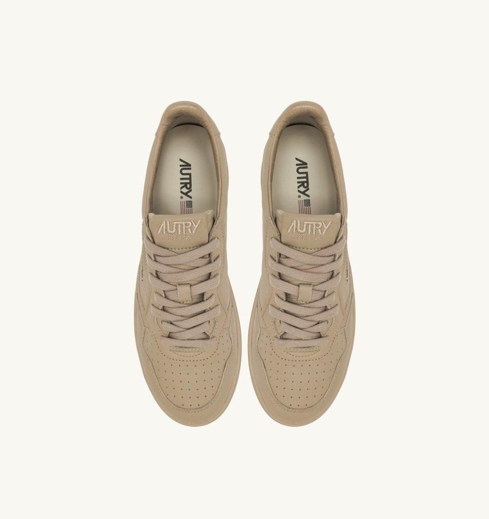 Autry Medalist Low Sneakers Matte Nomad Leather Beige | 2045-KYEFL