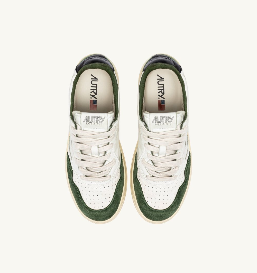 Autry Medalist Low Sneakers Military Suede Leather Green / White | 0534-ALZRK