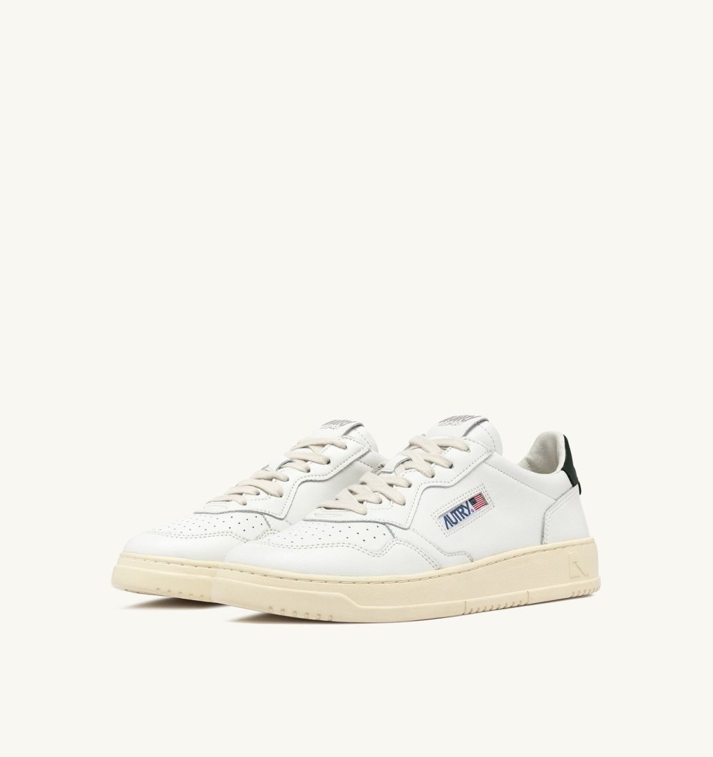 Autry Medalist Low Sneakers Mountain Leather White | 6520-FXTGD