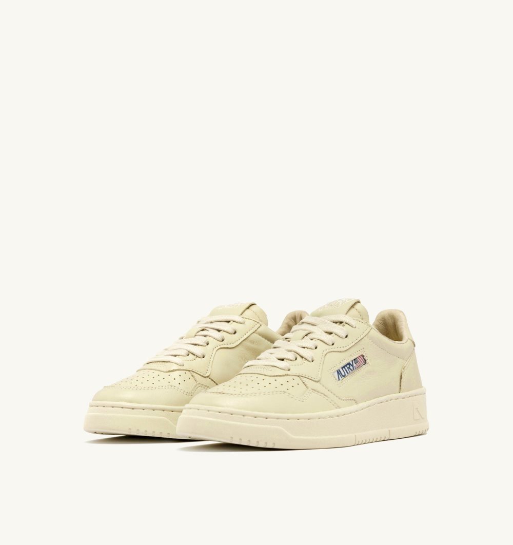 Autry Medalist Low Sneakers Rutabaga Leather Beige | 6458-LPJCQ