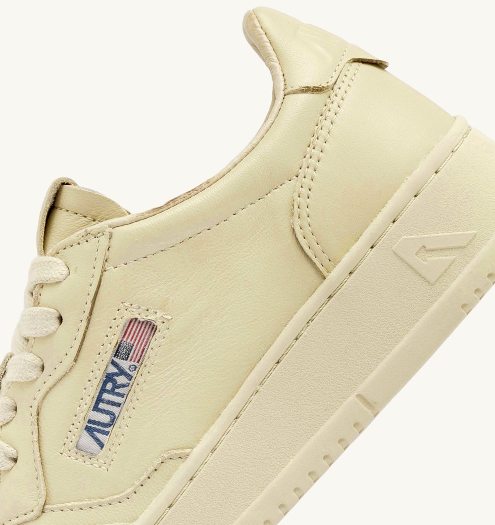 Autry Medalist Low Sneakers Rutabaga Leather Beige | 6458-LPJCQ