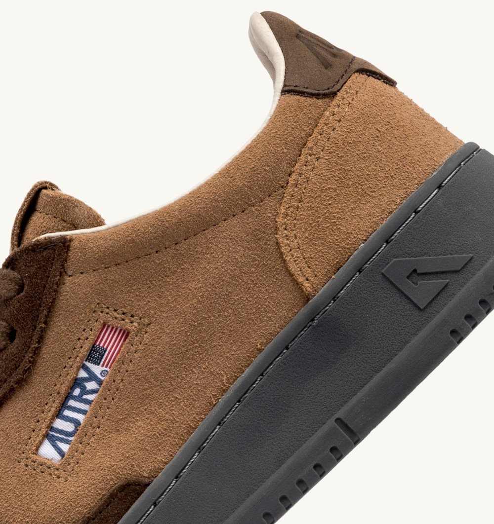 Autry Medalist Low Sneakers Suede Marrone | 6931-RBHZO