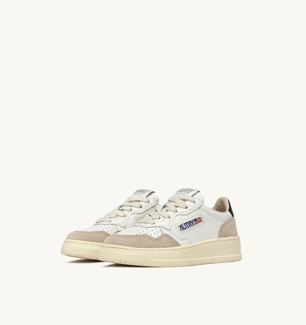 Autry Medalist Low Sneakers Suede White | 1805-LKWPC