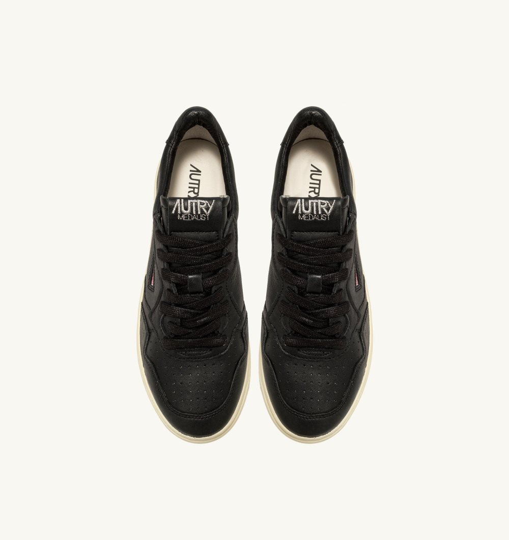 Autry Medalist Low Sneakers Super-soft Nappa Black | 2817-IEZXW