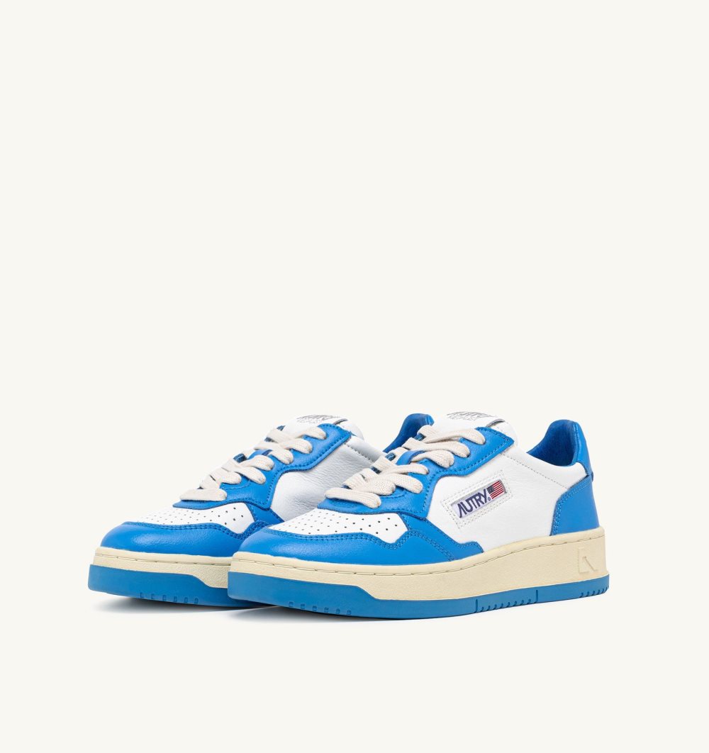 Autry Medalist Low Sneakers Two-tone Leather White / Light Blue | 6371-VKUIR