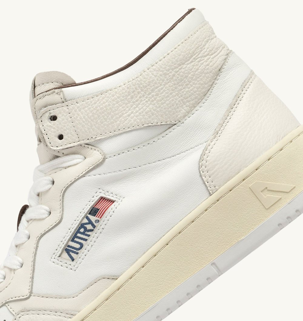 Autry Medalist Mid Sneakers Leather Neutral-tone Nappa White | 5932-HOXWC