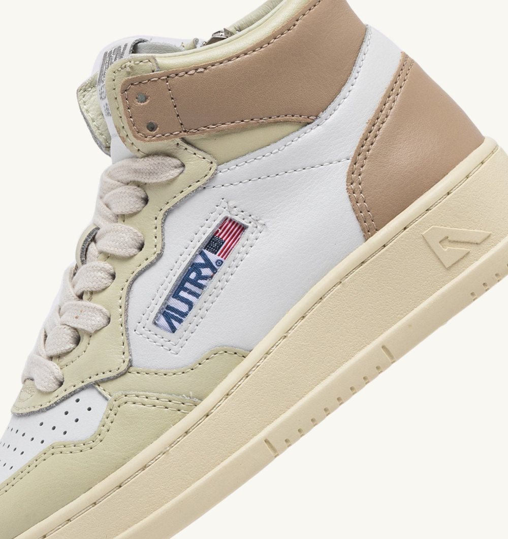 Autry Medalist Mid-top Sneakers Leather White / Beige | 7421-MYALC