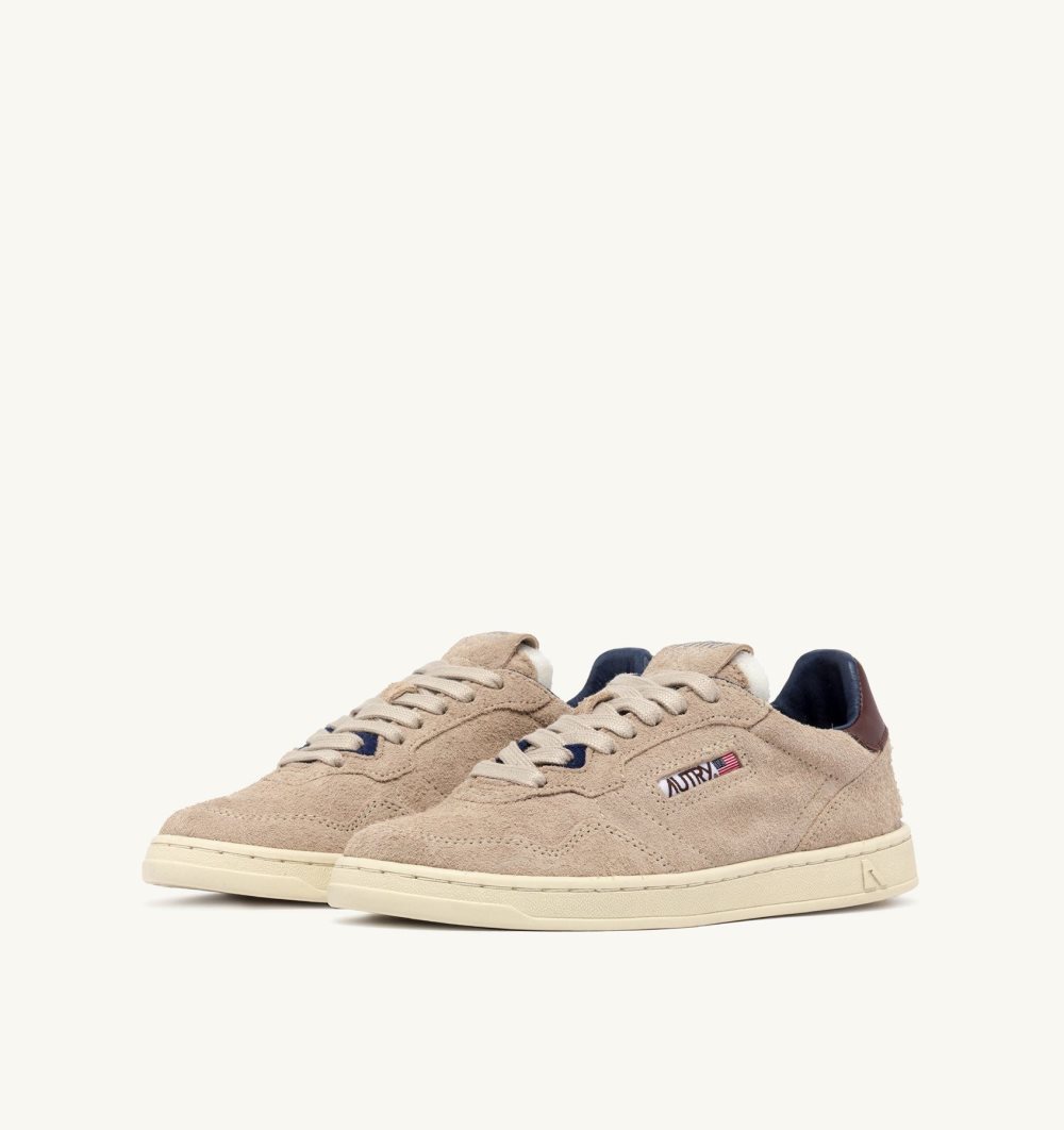 Autry New Flat Low Sneakers Ecru Fudgesickle Suede Beige | 4039-PIFJM