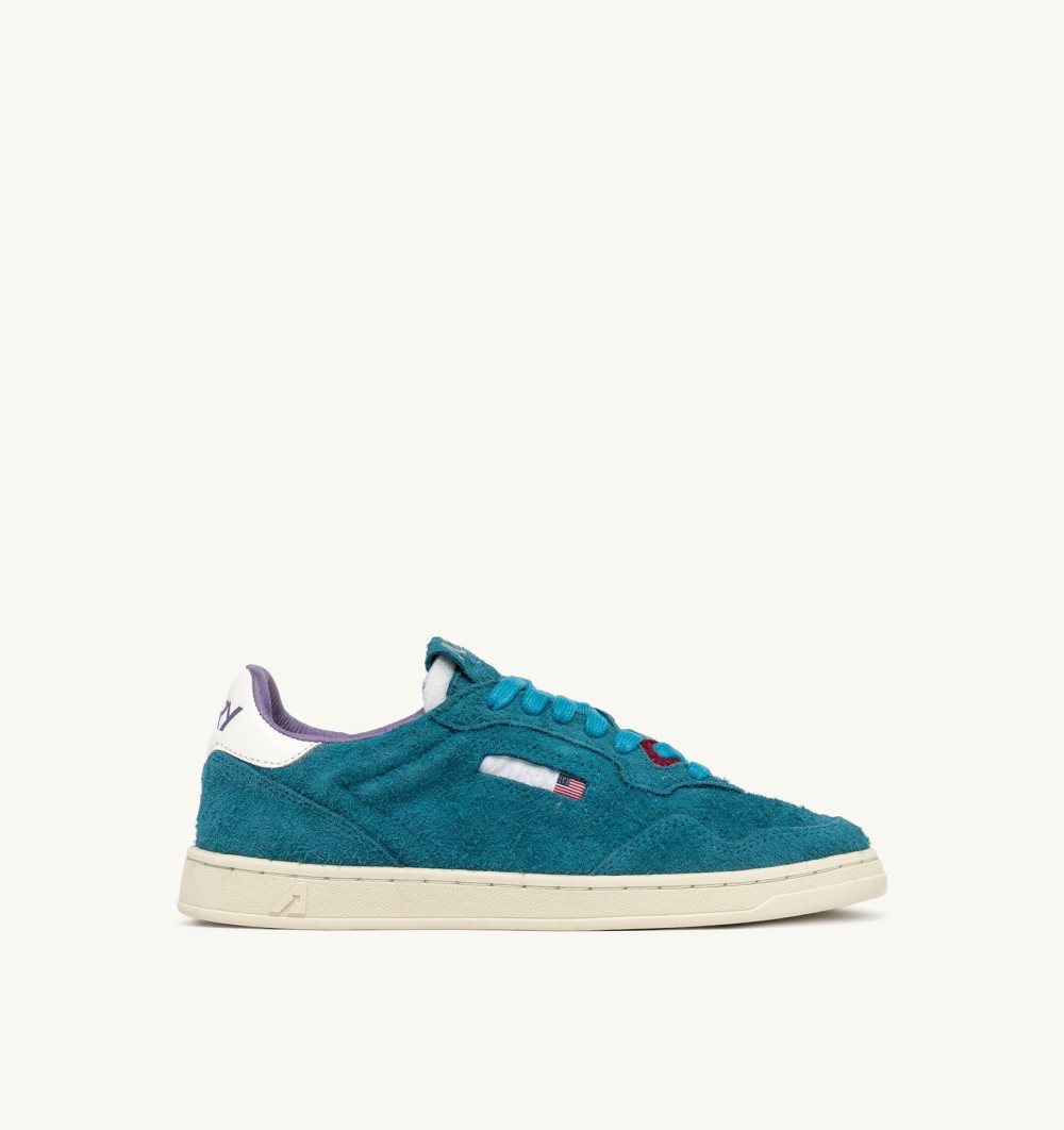 Autry New Flat Low Sneakers Zafiro Alyssum Suede Light Blue / Blue | 7648-YOTFK