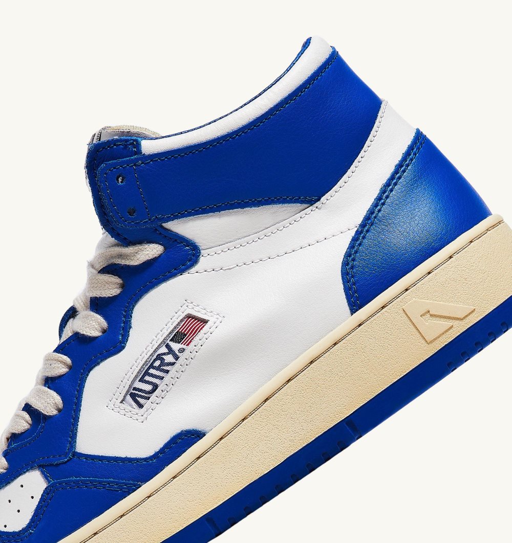 Autry Two-tone Medalist Mid Sneakers Leather White / Blue | 4936-ZISCQ